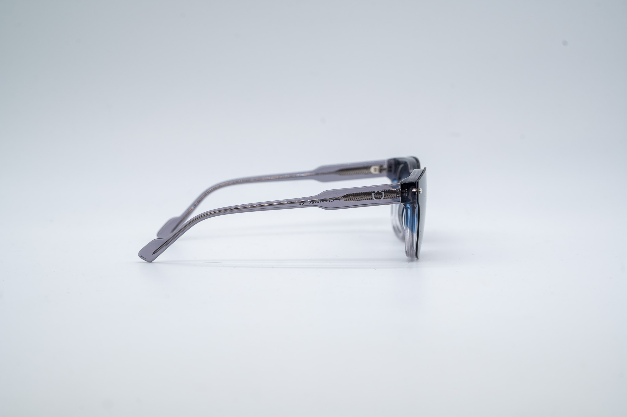 Alex-gris-bleu-clip-3