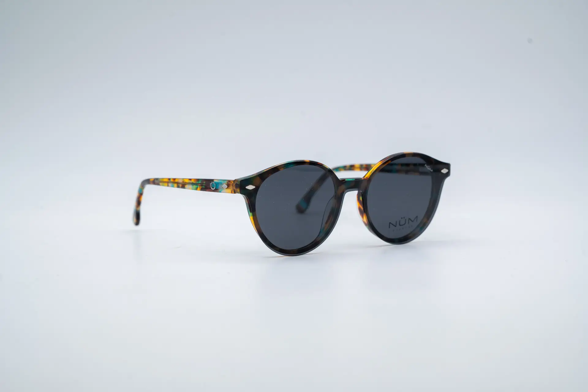 Billie-ecaille-multicolore-clip-2