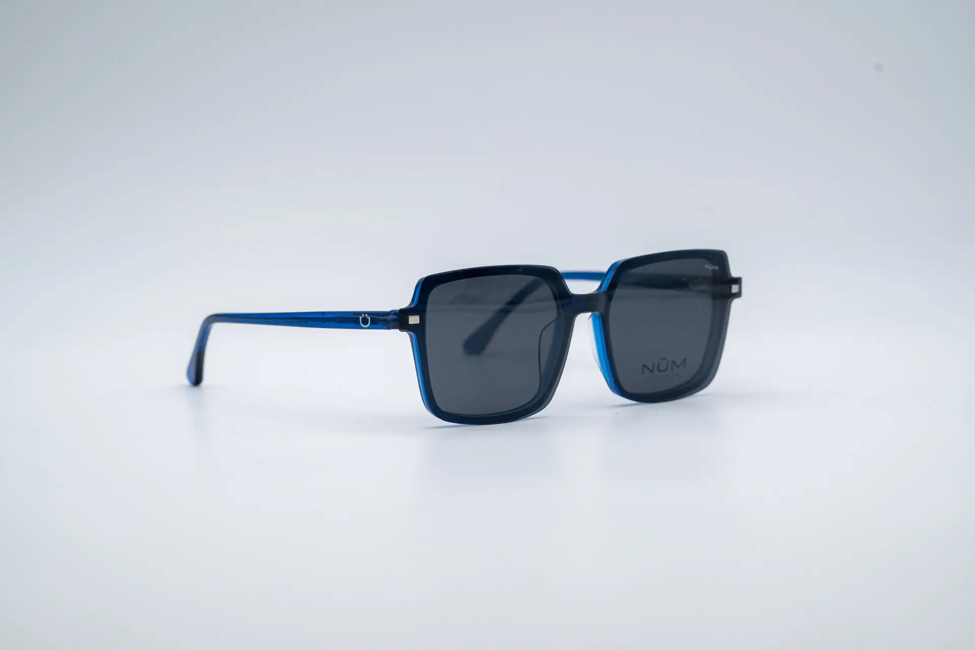 Loan-bleu-clip-2