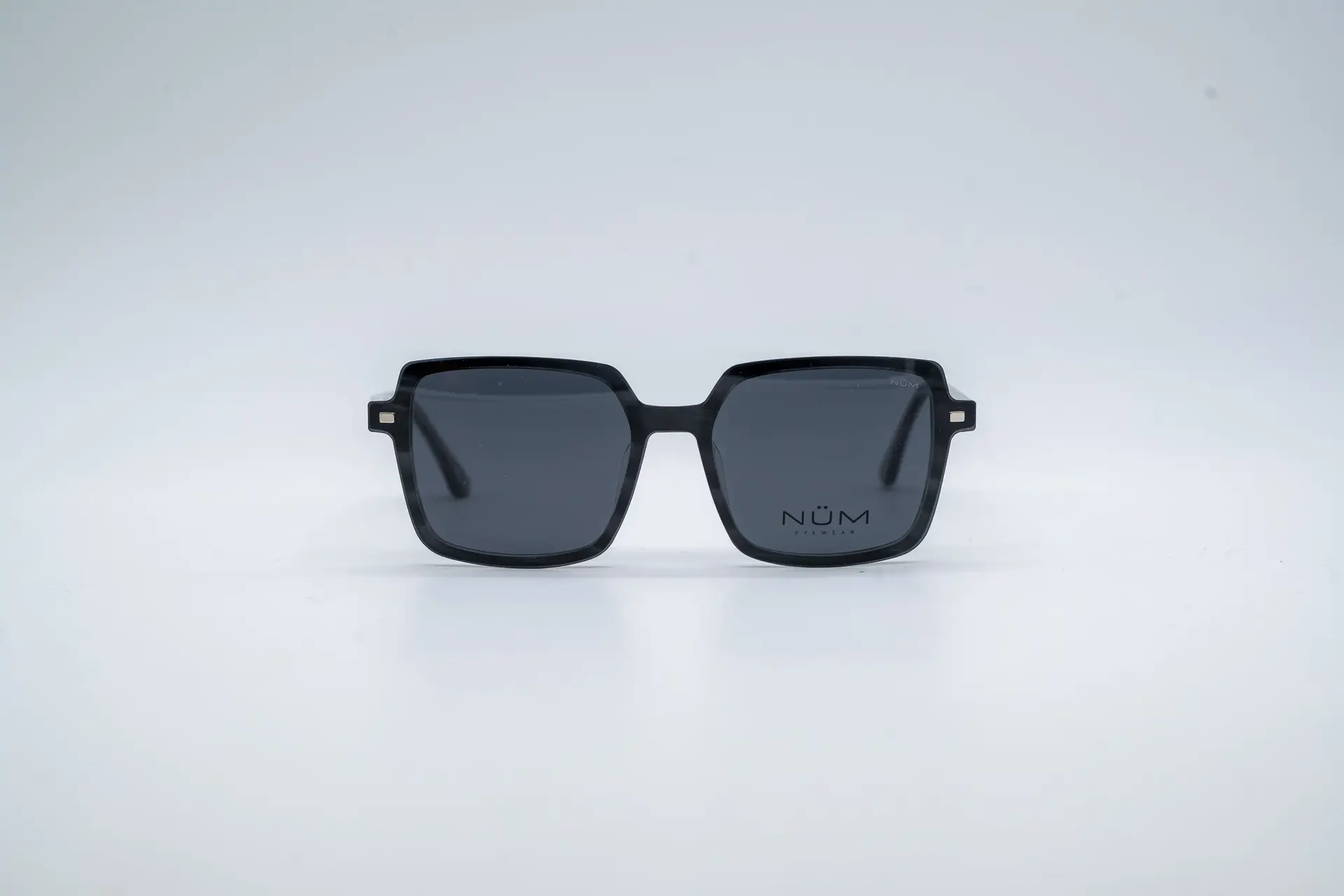 Loan-gris-clip-1